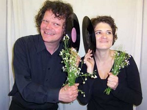 &ldquo;Wie herrlich ist es im Sommerrr&ldquo;, hei&szlig;t es am 1. August um 11.00 Uhr in der Orangerie. In szenisch-musikalischen Episoden treten Karl Valentin alias Martin Neubauer und Liesl Karlstadt alias Elisabeth Wasserscheid auf den Plan. Unterst&uuml;tzt werden sie dabei von Pierre Martens am Fagott sowie Karlheinz Busch am Violoncello.