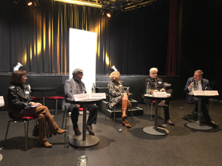 Diskussion auf dem Podium: Ist es Zeit für eine Transformation? Sollten künftig noch deutlicher Aspekte wie die Schere zwischen Arm und Reich, die Diversität der Geschlechter oder die Klimakrise angesprochen werden? 