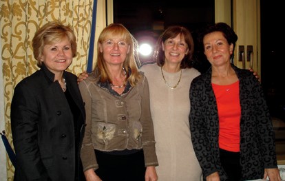(v.l.n.r.): 20 Jahre „Diskulinaria“: Uschi Strohmeier (Vorsitzende), Sybille Thomsen (vom 50. bis zum 115. Treffen mit dabei), Gabriele Geisler-Wöhrle (stellvertretende Vorsitzenden) und Gisela Anker-Reimann (Gründerin).