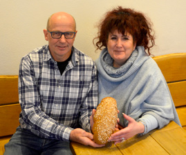 Ernst Köhler und Susanna Khoury freuen sich darüber, dass die gemeinsame Ideensaat aufgegangen und das Ergebnis so lecker und bekömmlich ist.